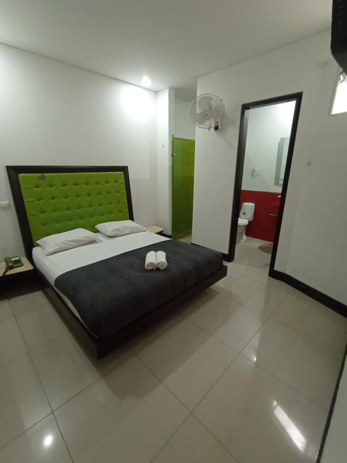 Hotel Spa Laureles Медельин Экстерьер фото