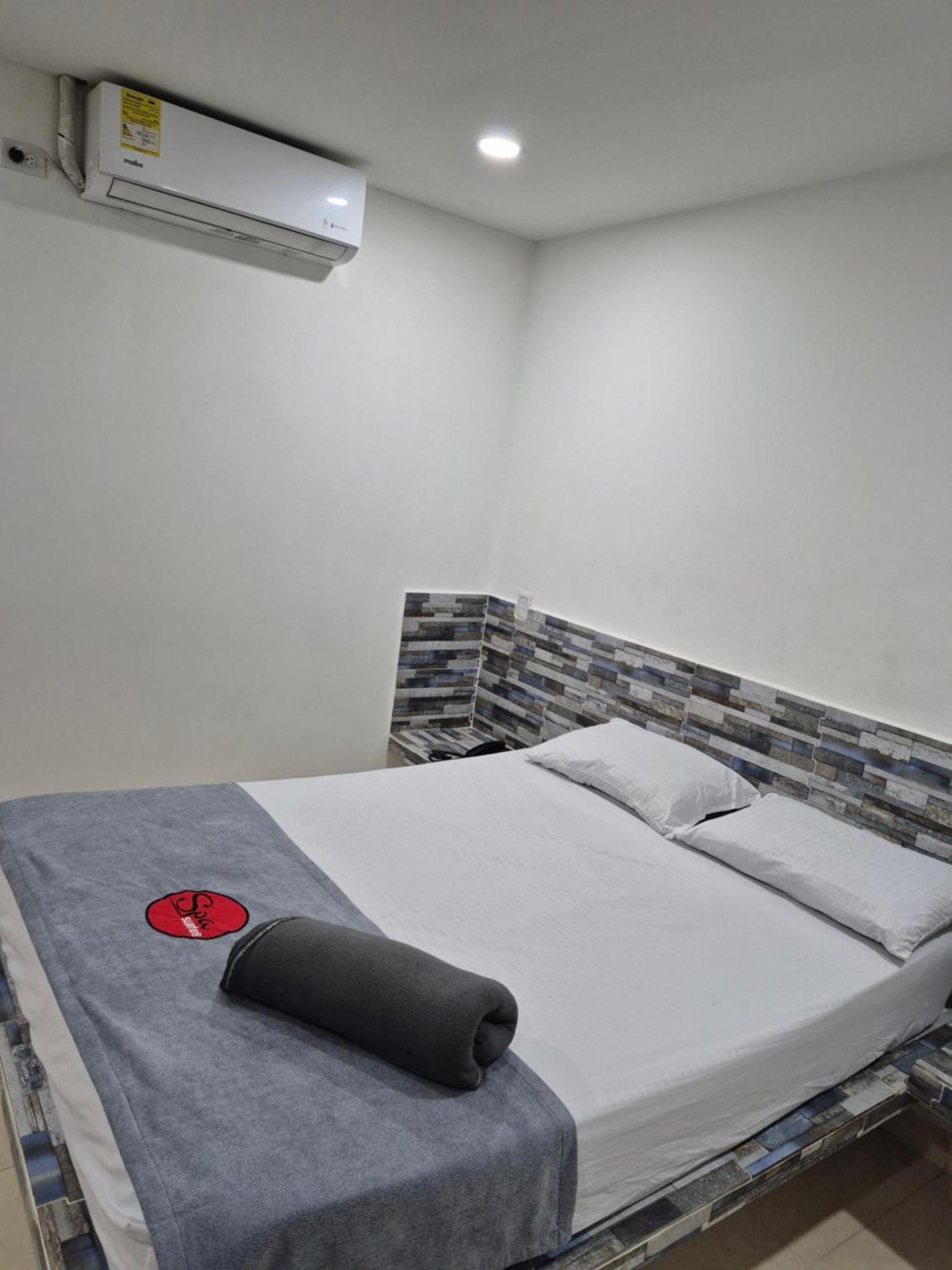 Hotel Spa Laureles Медельин Экстерьер фото